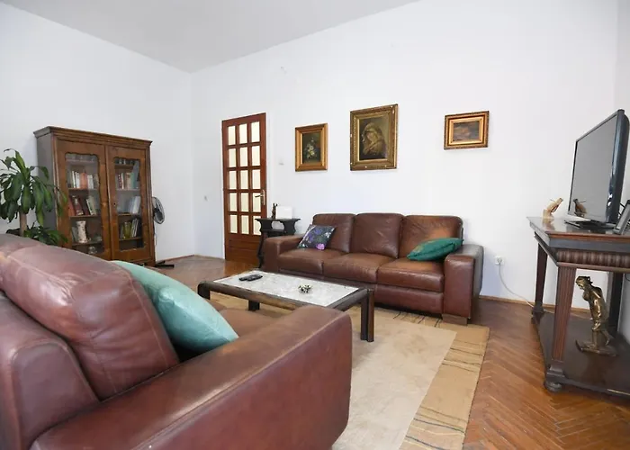 Center. Beautiful 130m2 Apartmant, Sea View Appartamento