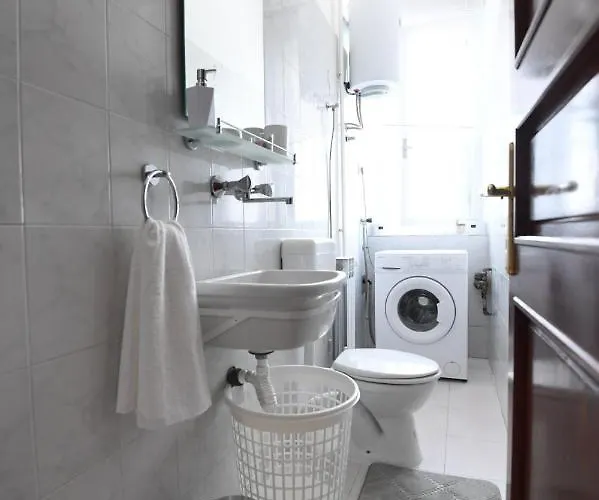 Center. Beautiful 130m2 Apartmant, Sea View *